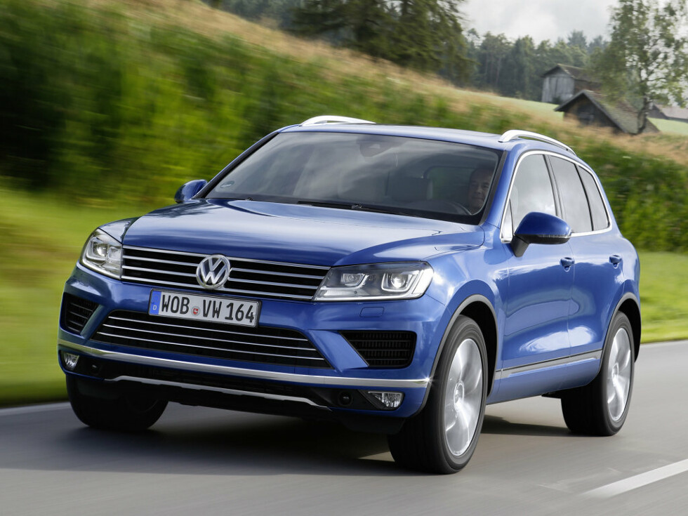 Коврики текстильные "Премиум+" для Volkswagen Touareg II (suv, гибрид / 7P5) 2014 - 2018, темно-серые, 1шт.