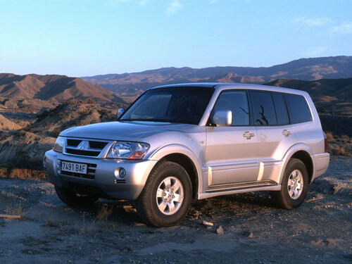 Коврики текстильные "Классик" для Mitsubishi Pajero III (suv / V70 (5 дв.)) 2003 - 2006, черные, 3шт.